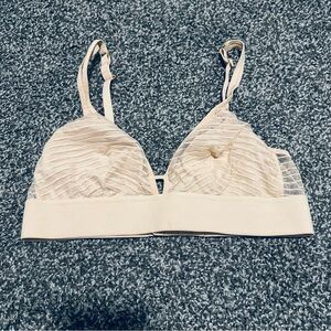 Lively Cream Lace Triangle Bralette Size Large